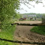 La Petite Lande לינה וארוחת בוקר