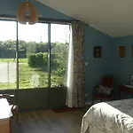 לינה וארוחת בוקר La Petite Lande 3*