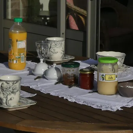 La Petite Lande לינה וארוחת בוקר