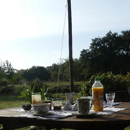 לינה וארוחת בוקר La Petite Lande Ménil