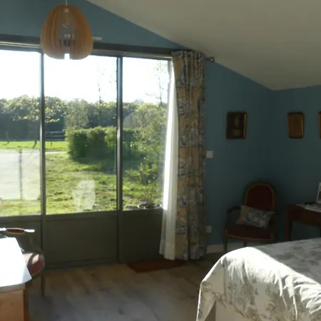 לינה וארוחת בוקר La Petite Lande 3*