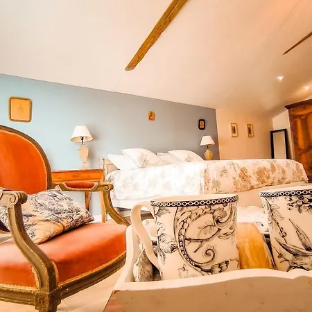 לינה וארוחת בוקר La Petite Lande